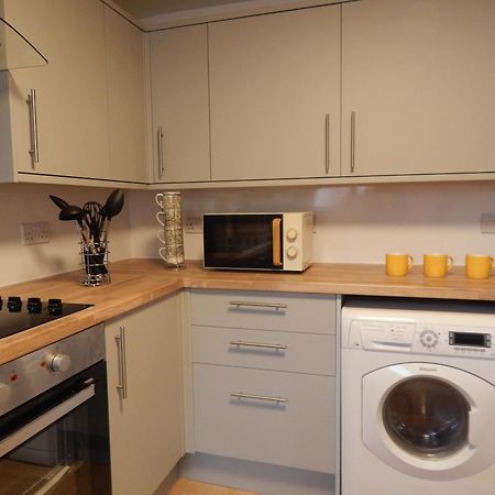 Modern, Well Located En-Suite Rooms With Parking - Orbitat Accommodations CBG Eksteriør bilde