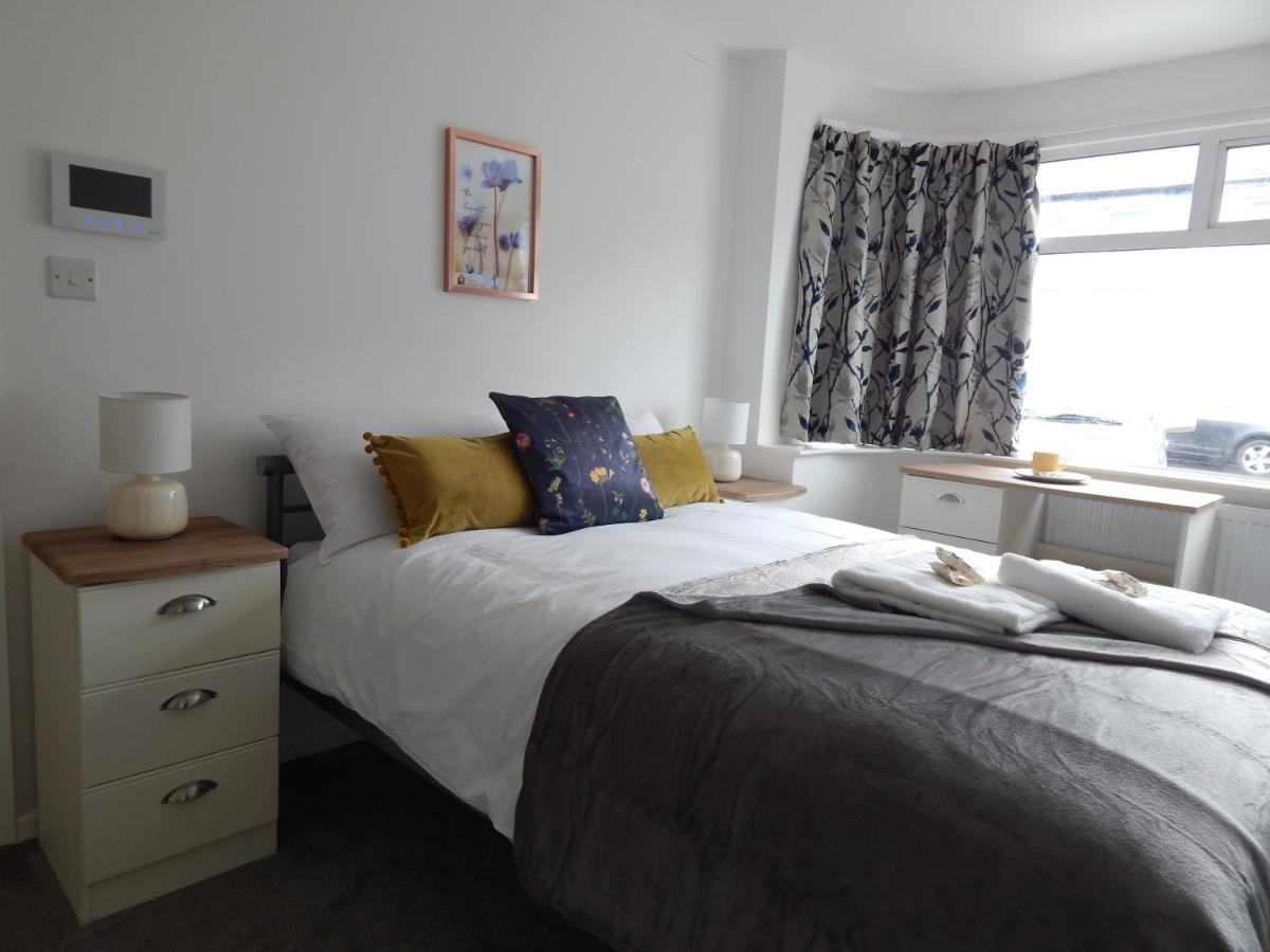 Modern, Well Located En-Suite Rooms With Parking - Orbitat Accommodations CBG Eksteriør bilde