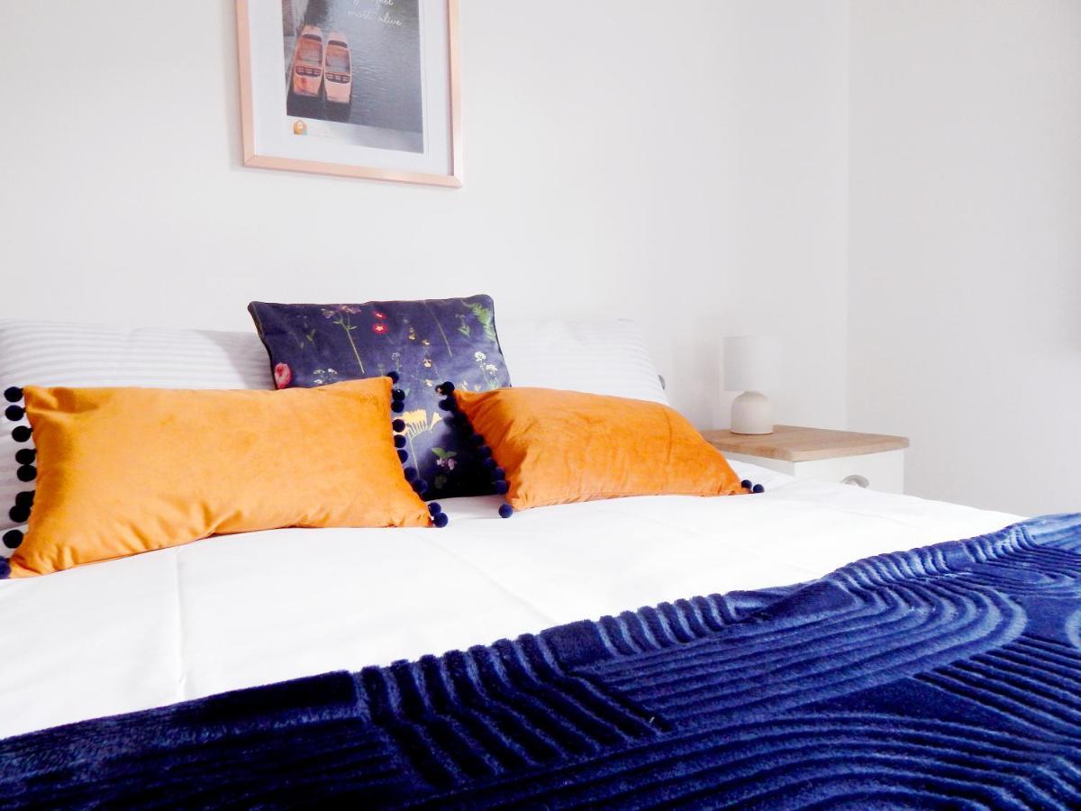 Modern, Well Located En-Suite Rooms With Parking - Orbitat Accommodations CBG Eksteriør bilde