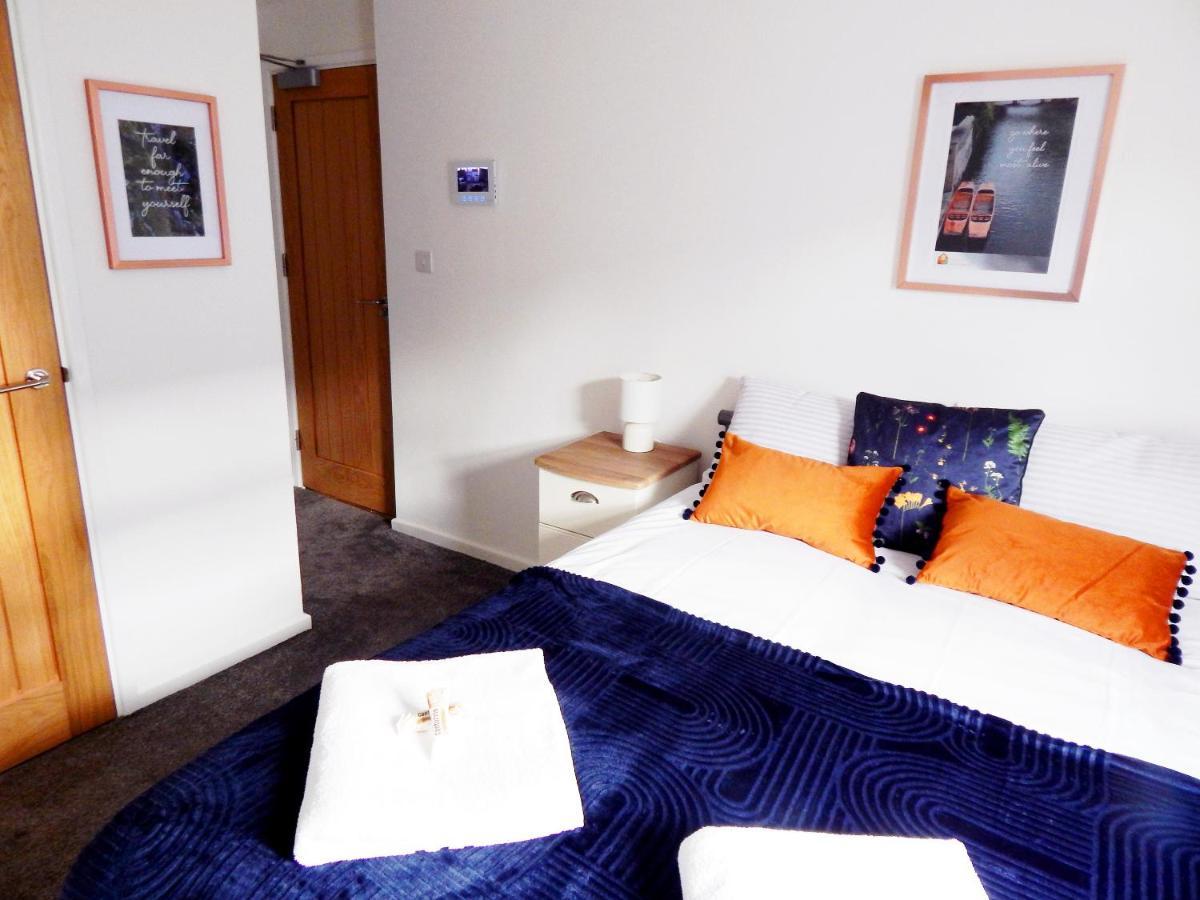 Modern, Well Located En-Suite Rooms With Parking - Orbitat Accommodations CBG Eksteriør bilde