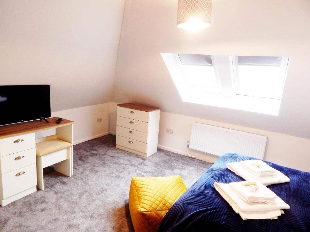 Modern, Well Located En-Suite Rooms With Parking - Orbitat Accommodations CBG Eksteriør bilde