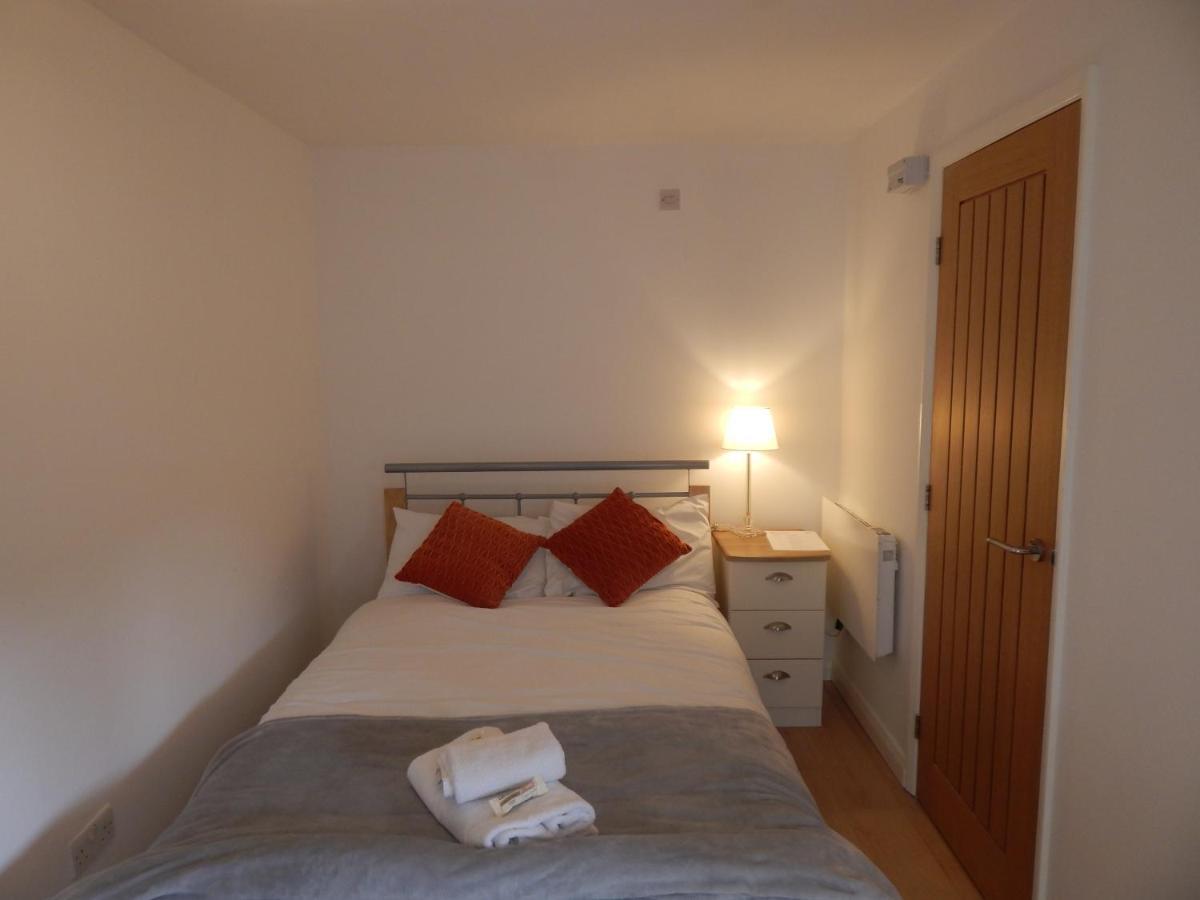 Modern, Well Located En-Suite Rooms With Parking - Orbitat Accommodations CBG Eksteriør bilde