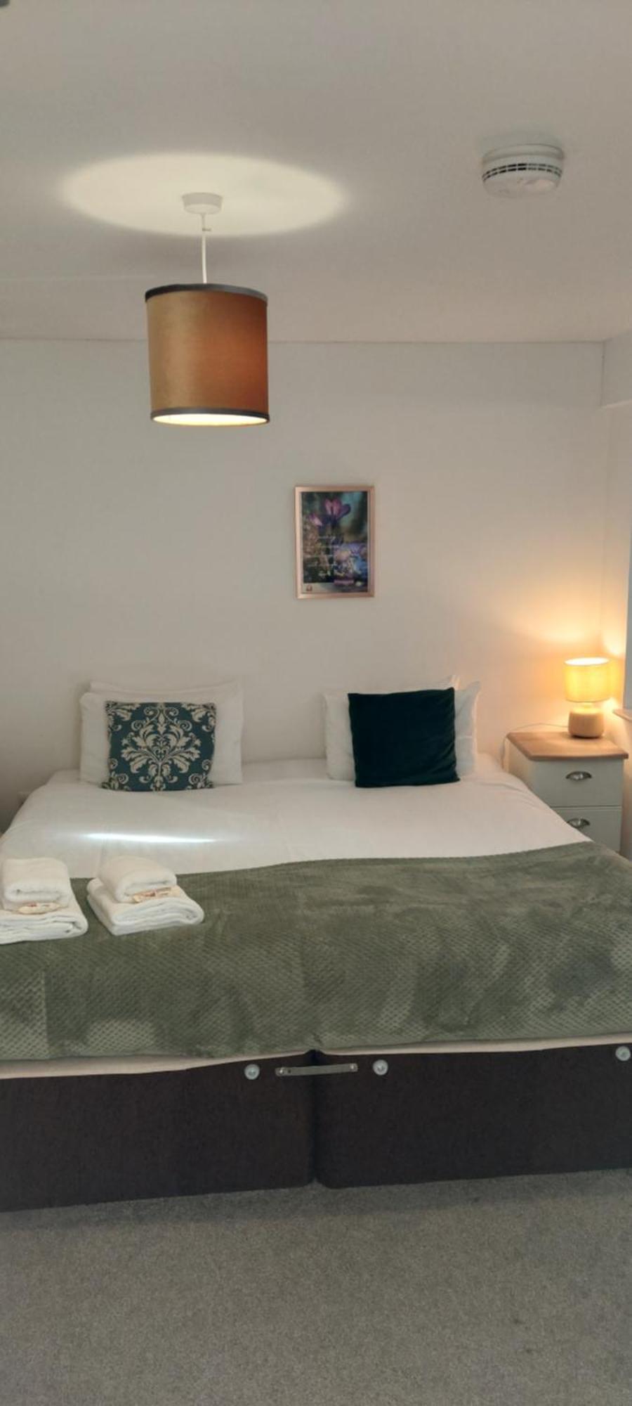 Modern, Well Located En-Suite Rooms With Parking - Orbitat Accommodations CBG Eksteriør bilde